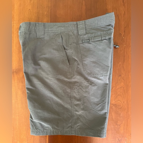 NWOT Columbia Mens Cargo Shorts - Picture 3 of 5